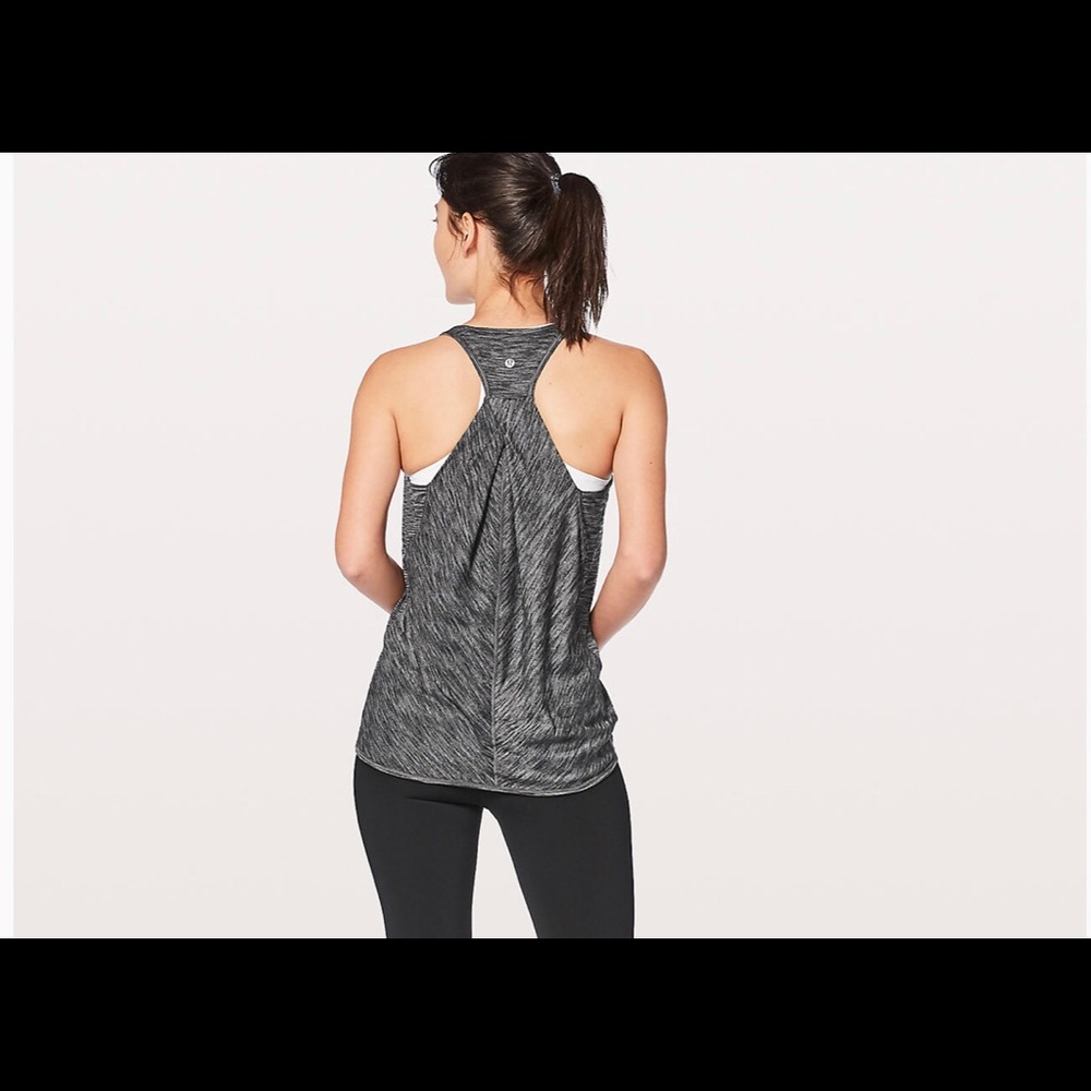 Like new Lululemon Essential Tank sz6